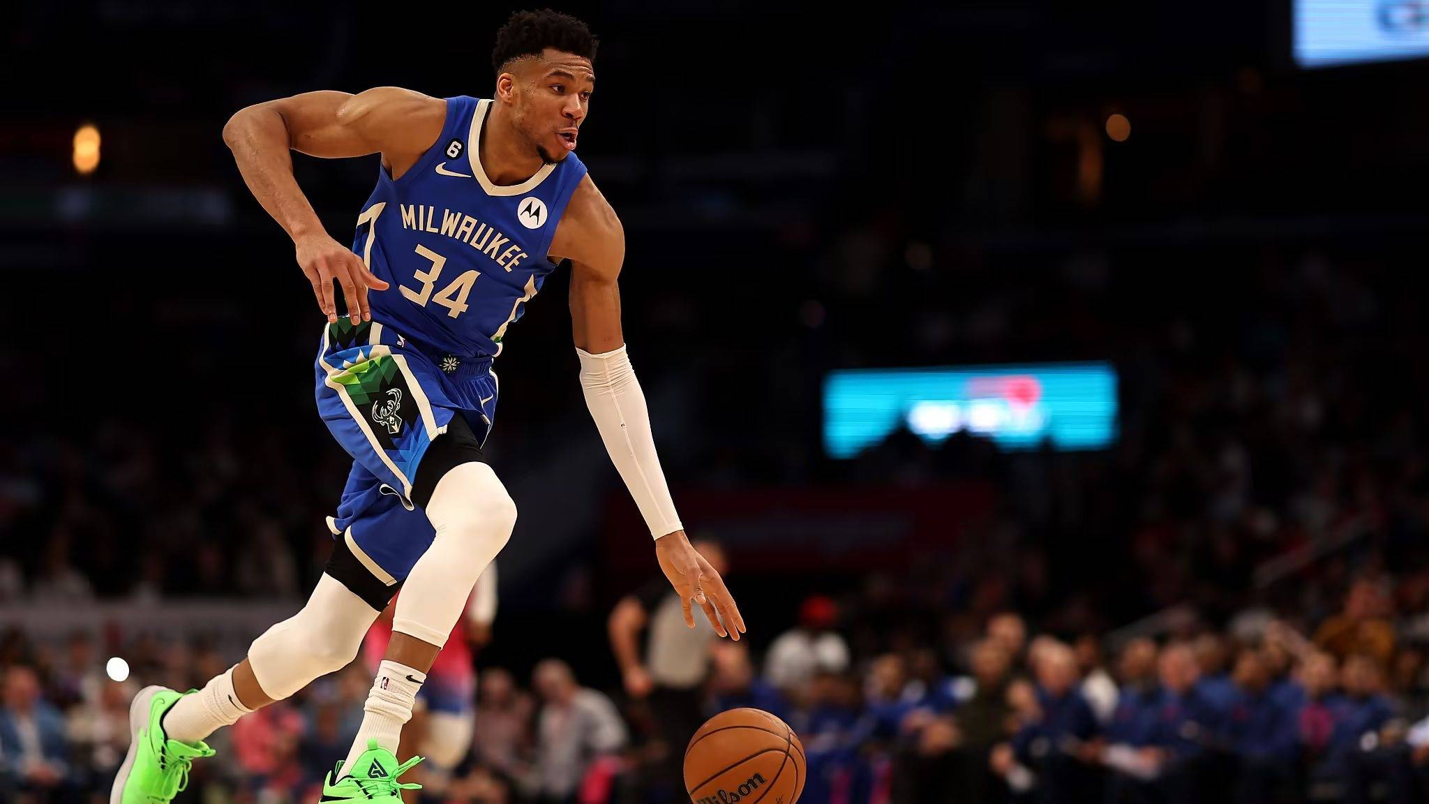 字母哥回归赛场,突破纪录首场状态亮眼,G2观众沸腾! 字母哥回归赛场,突破纪录首场状态亮眼,G2观众沸腾!