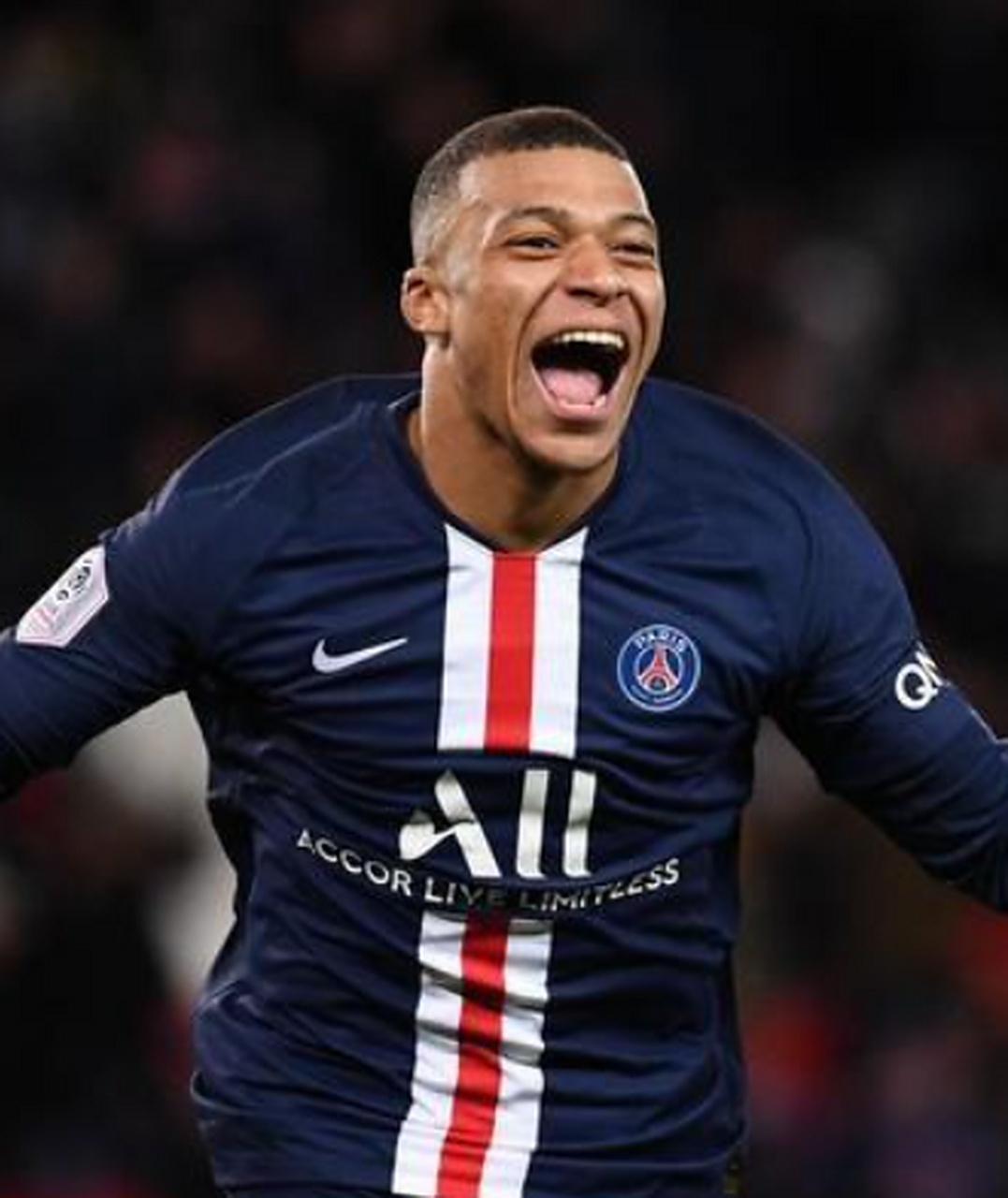 包含姆巴佩在篮网比赛中战术调整，高光表现引发热议！的词条